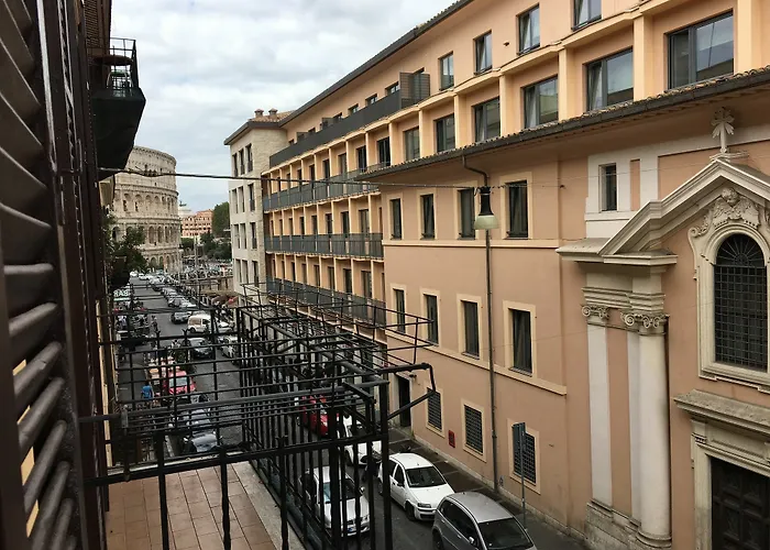 Colosseo Konukevi Roma